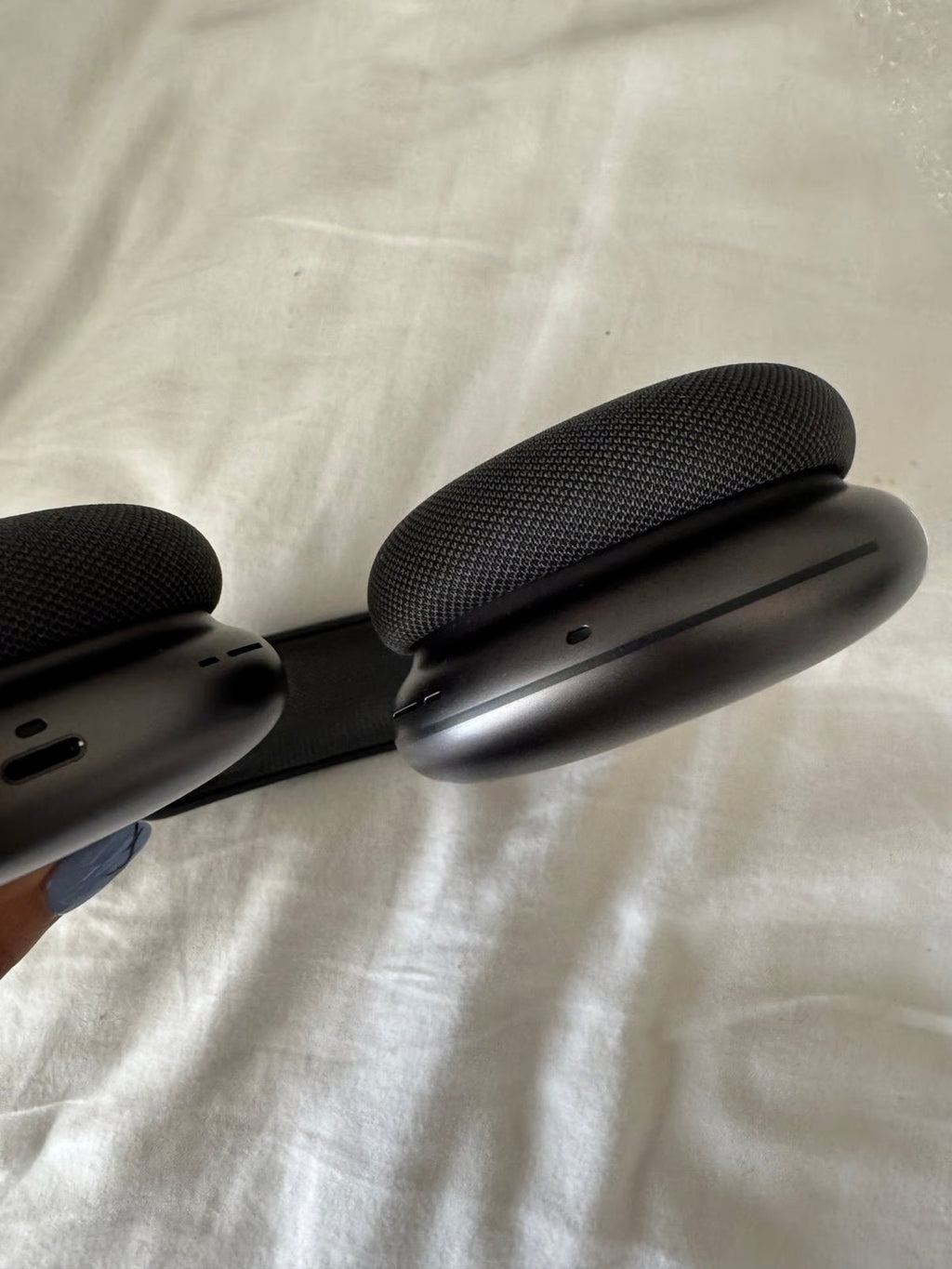 AirPod Max Space Grey plus accessories 2U71