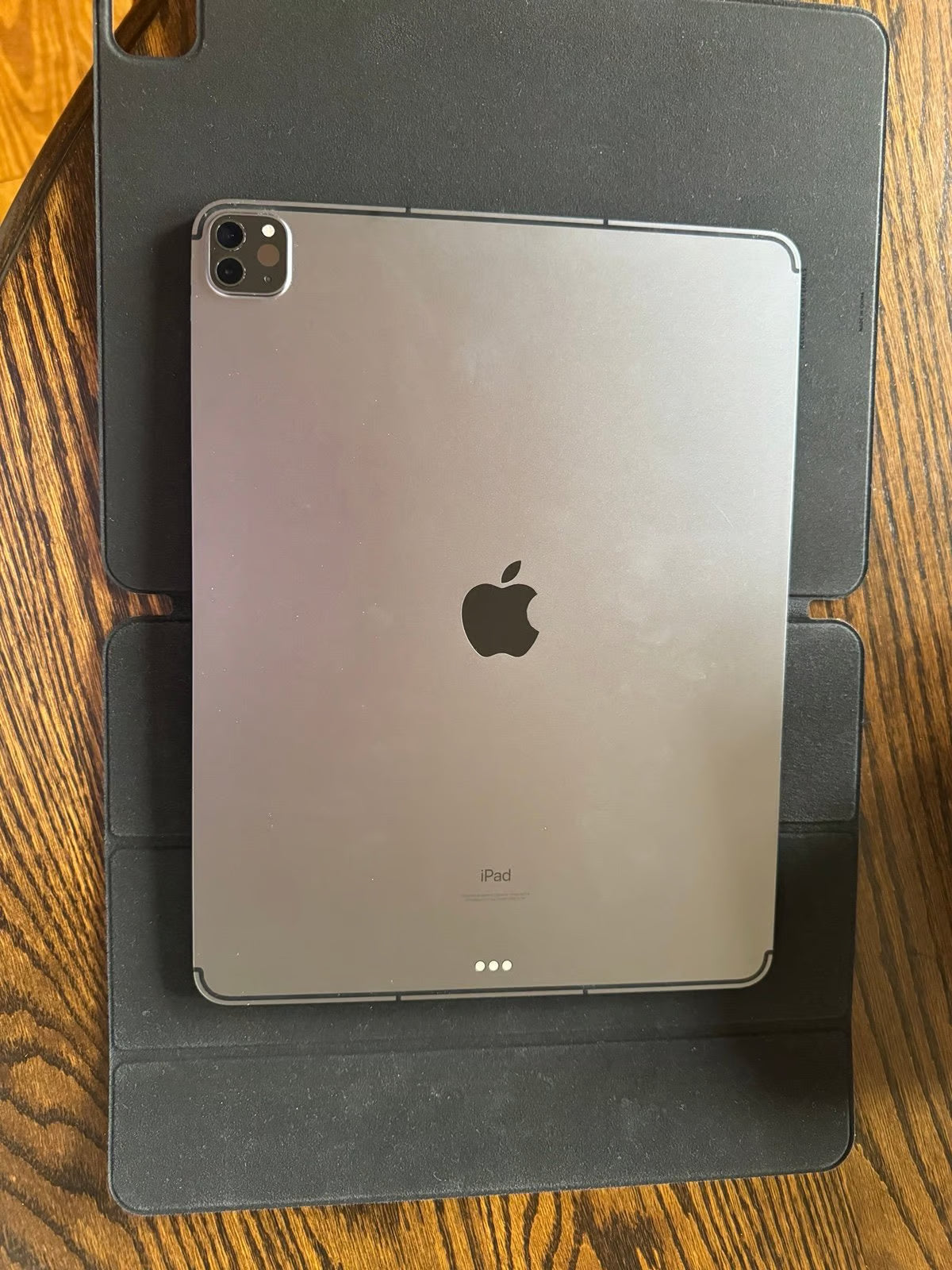 Apple iPad Pro 5th Generation 128 GB 8E85