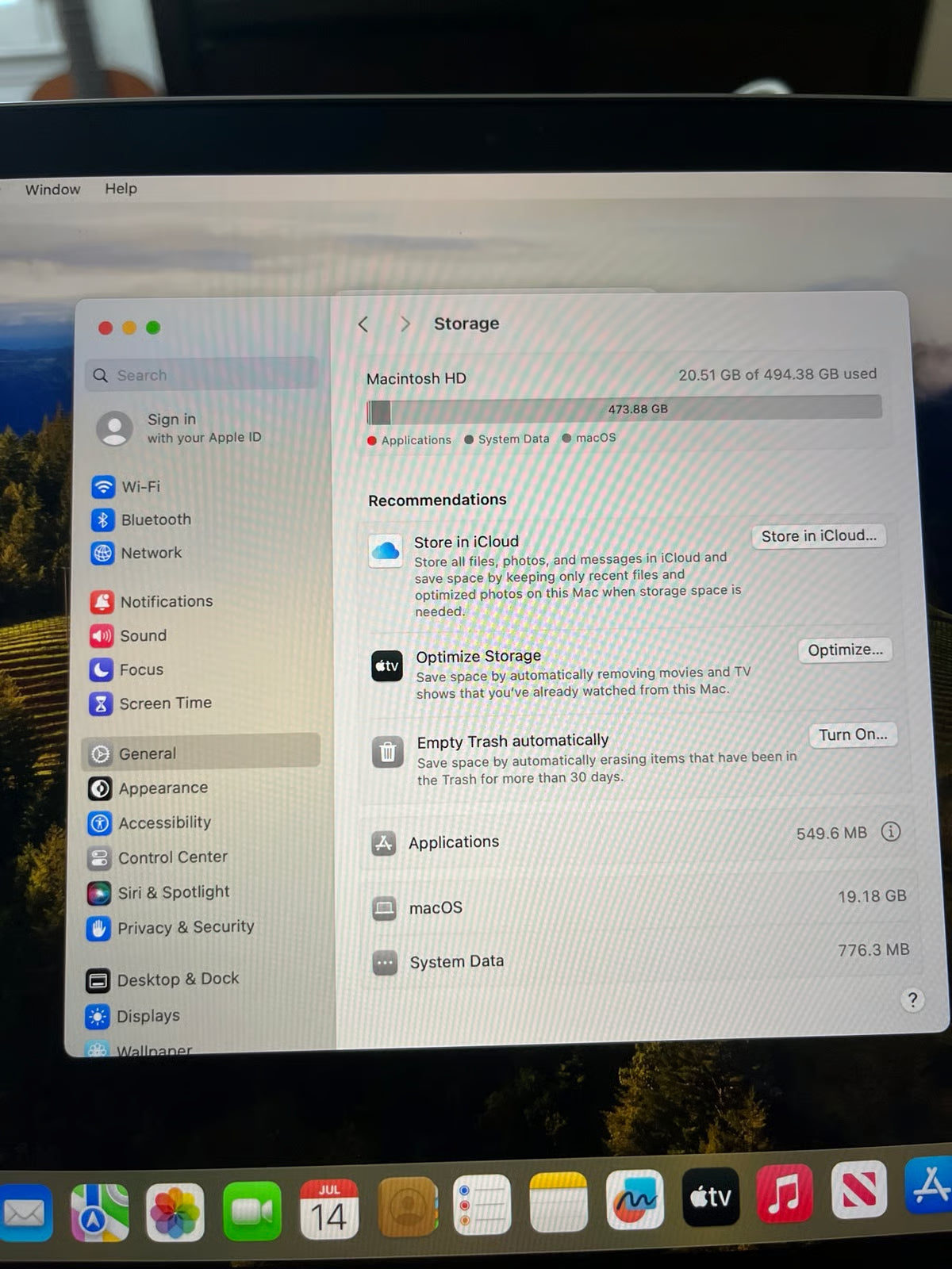 MacBook Pro 2020 13鈥?M1 w 8 G Memory* Charger included 6P37
