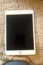 iPad mini 4th generation Gold 32 GB 7U19