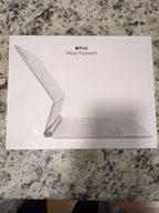 Apple iPad Air 4th Generation 256 GB in Green bundle 3R21