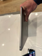 Apple Macbook Air 13in.  M1 3.2 GHz  512GB SSD 5D65