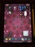 Apple iPad Air 5th Generation 256 GB in Starlight with Apple Pencil 2nd Gen 1P52