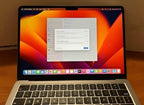 M2 MacBook Air 13 in 256gb 16gb Ram 8L83