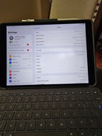 iPad Pro 10.5 with Logi Keyboard Case and Apple Pencil 2J28