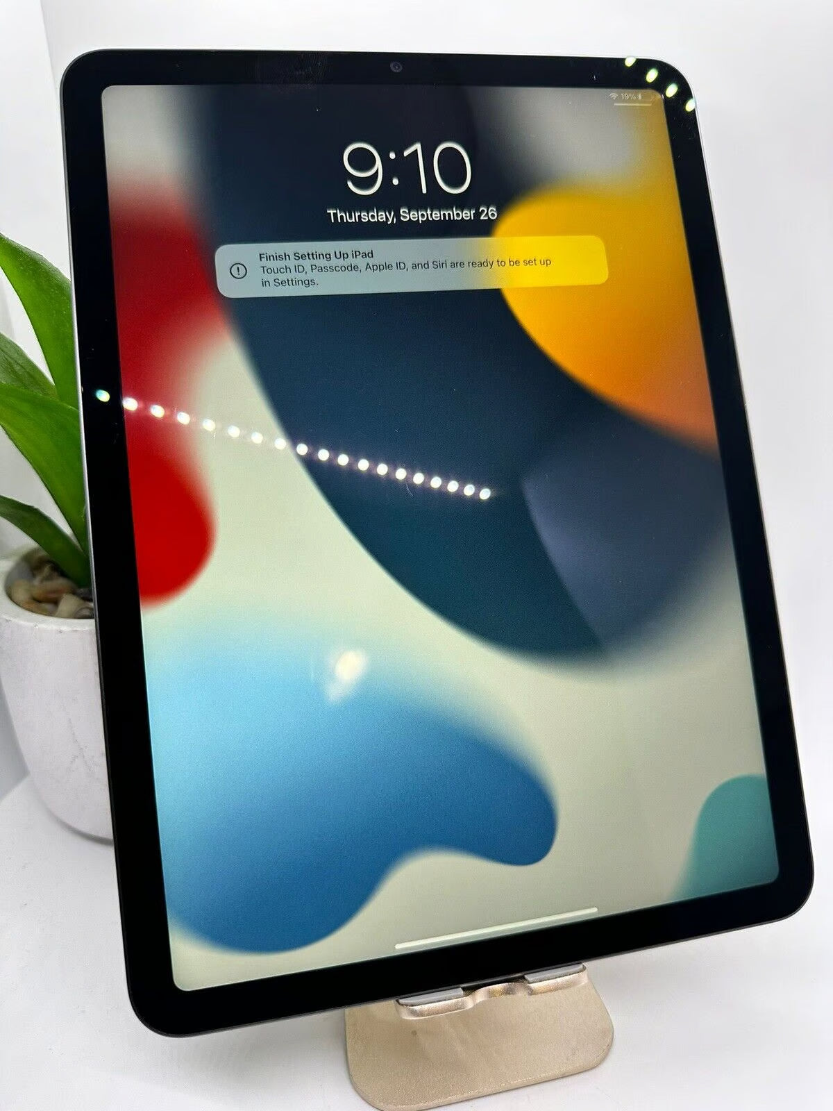 iPad Air 5th Generation 64GB Wi-Fi - Space Gray 1H35