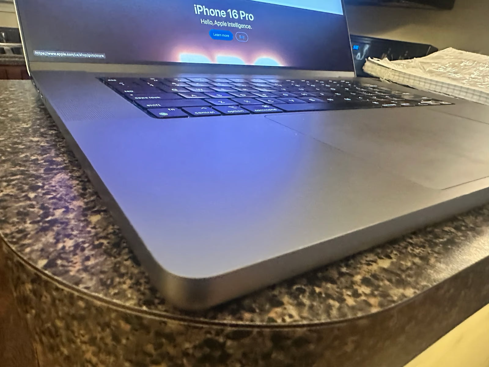 Apple Macbook Pro 16in.  M1 Max 3.2 GHz  1TB SSD 9V77
