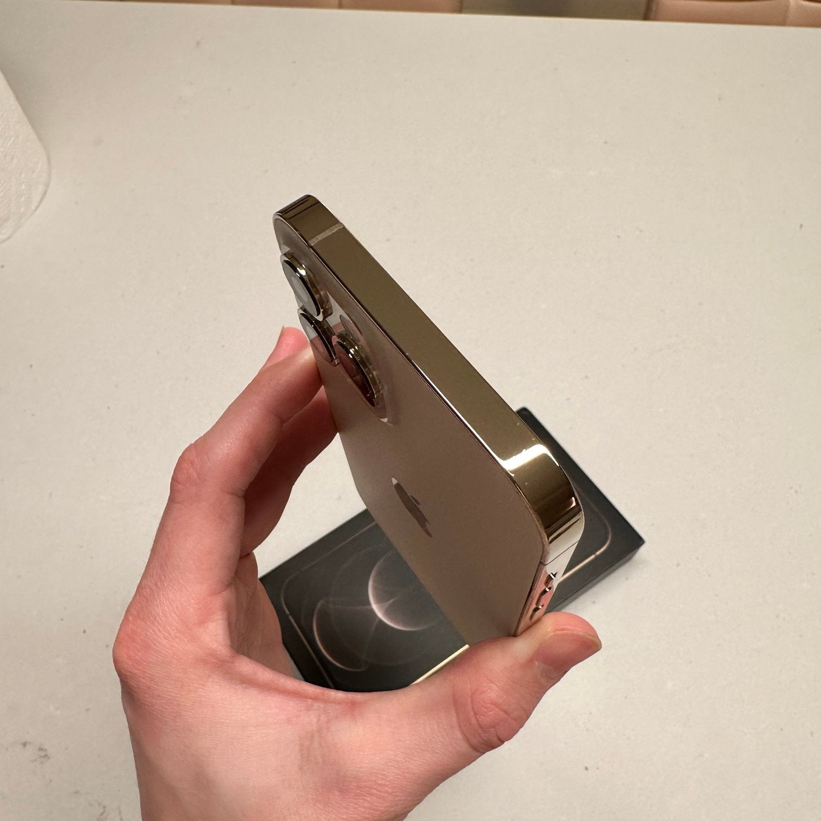 Apple iPhone 12 Pro Max Gold 256GB (Unlocked) Excellent Like New Condition 8R23