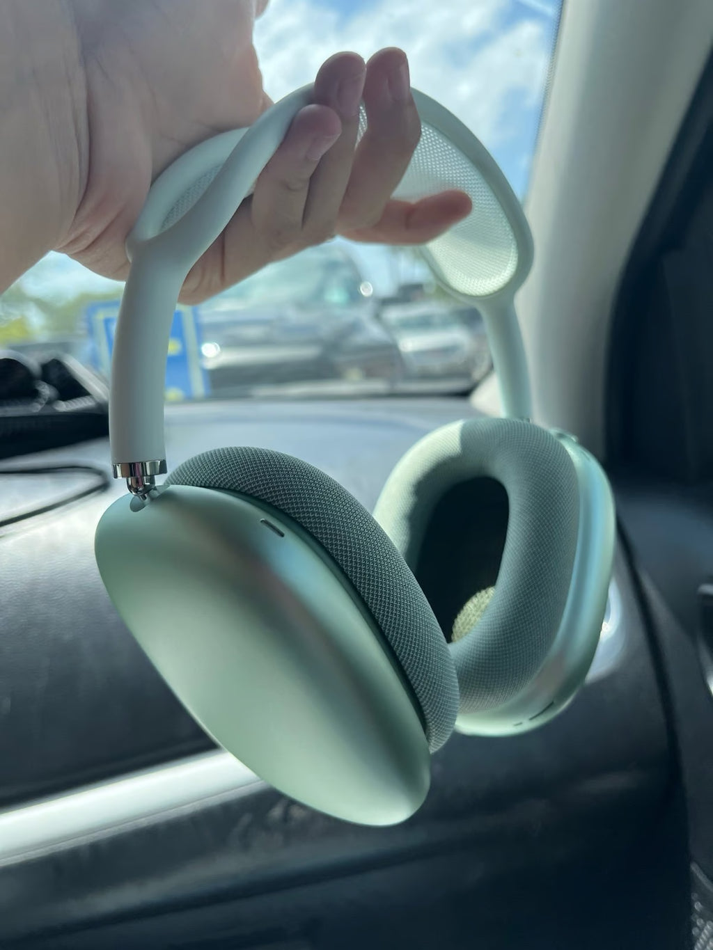 airpods max 2Q39