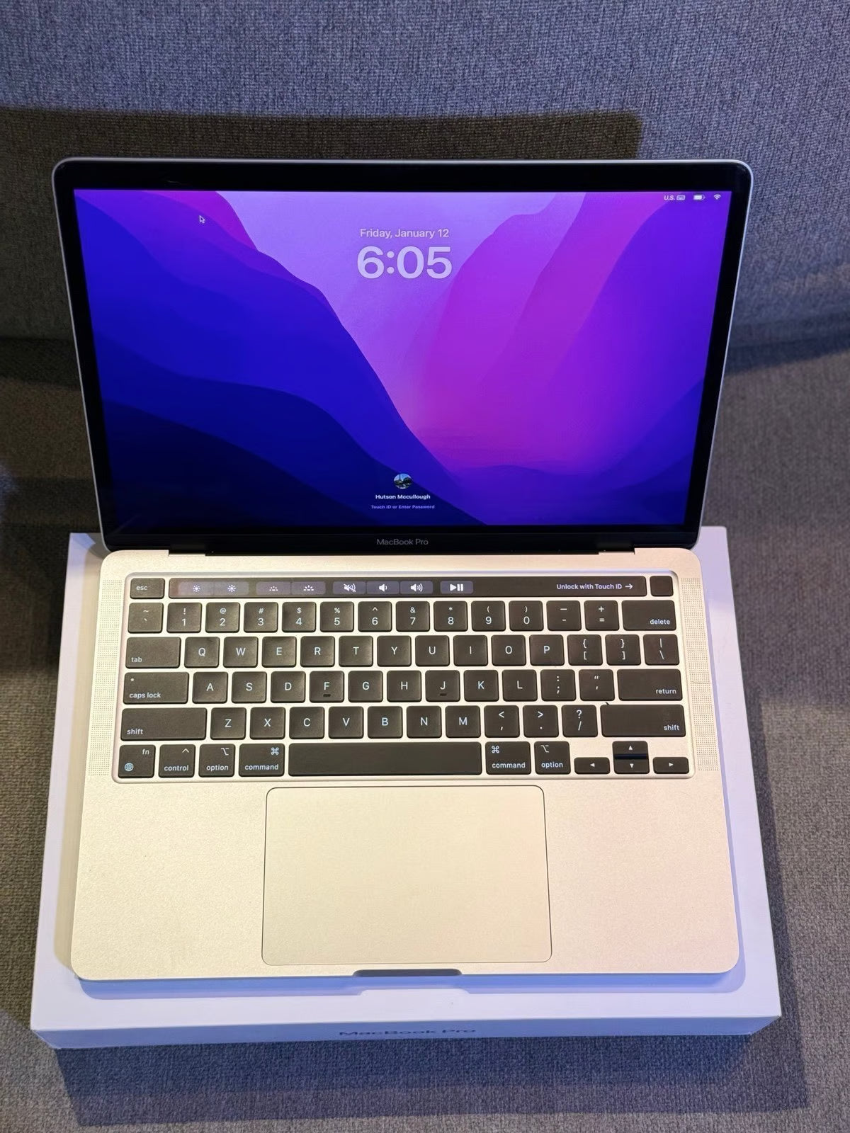 MacBook Pro M1 2020 with Touchbar 7B11