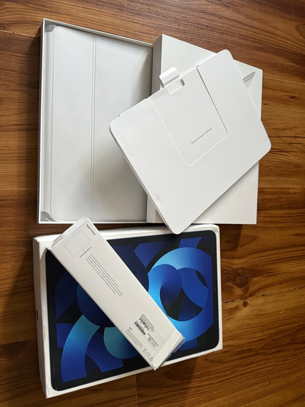 Apple iPad Air 5th Gen 256GB in Blue unlocked M1 /Magic keyboard /Apple Pencil 1C96