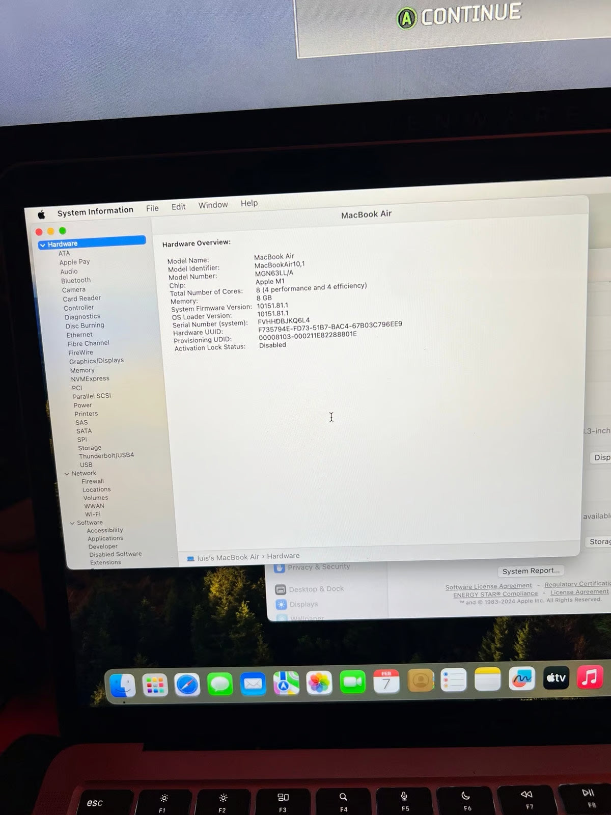 MacBook Air 13 inch m1 chip 8gb 7Y69