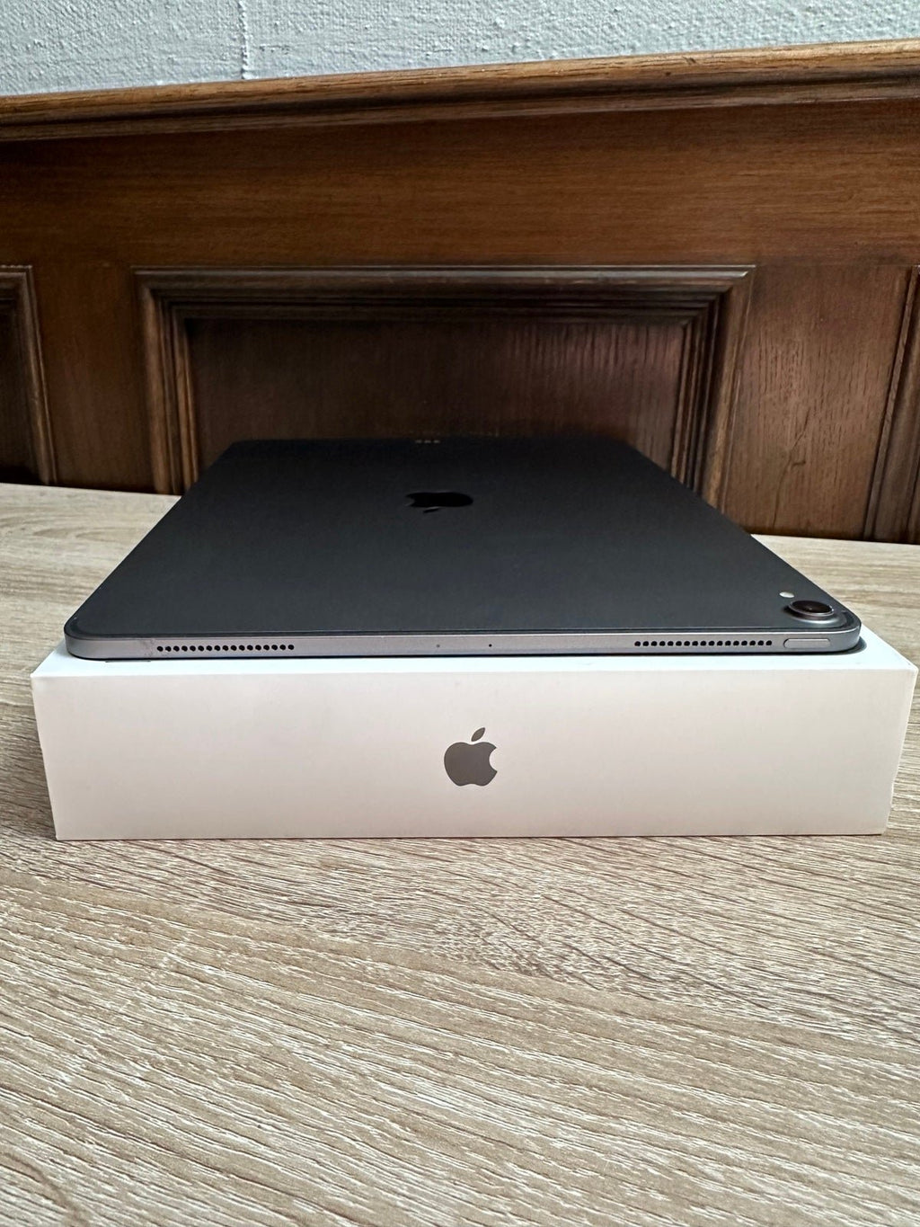 iPad Pro 12.9 inch 3rd Gen Works Perfectly 7O98