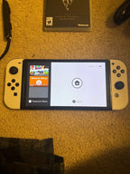 Nintendo switch oled w/ micro sd 3H69