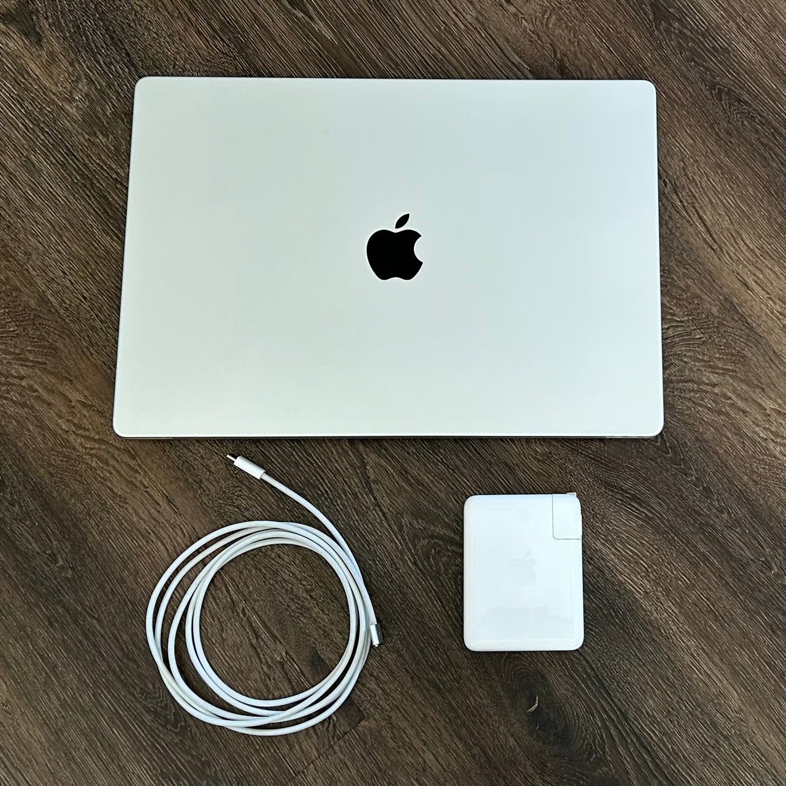 2021 16 inch Apple MacBook Pro M1 Pro 8Y67