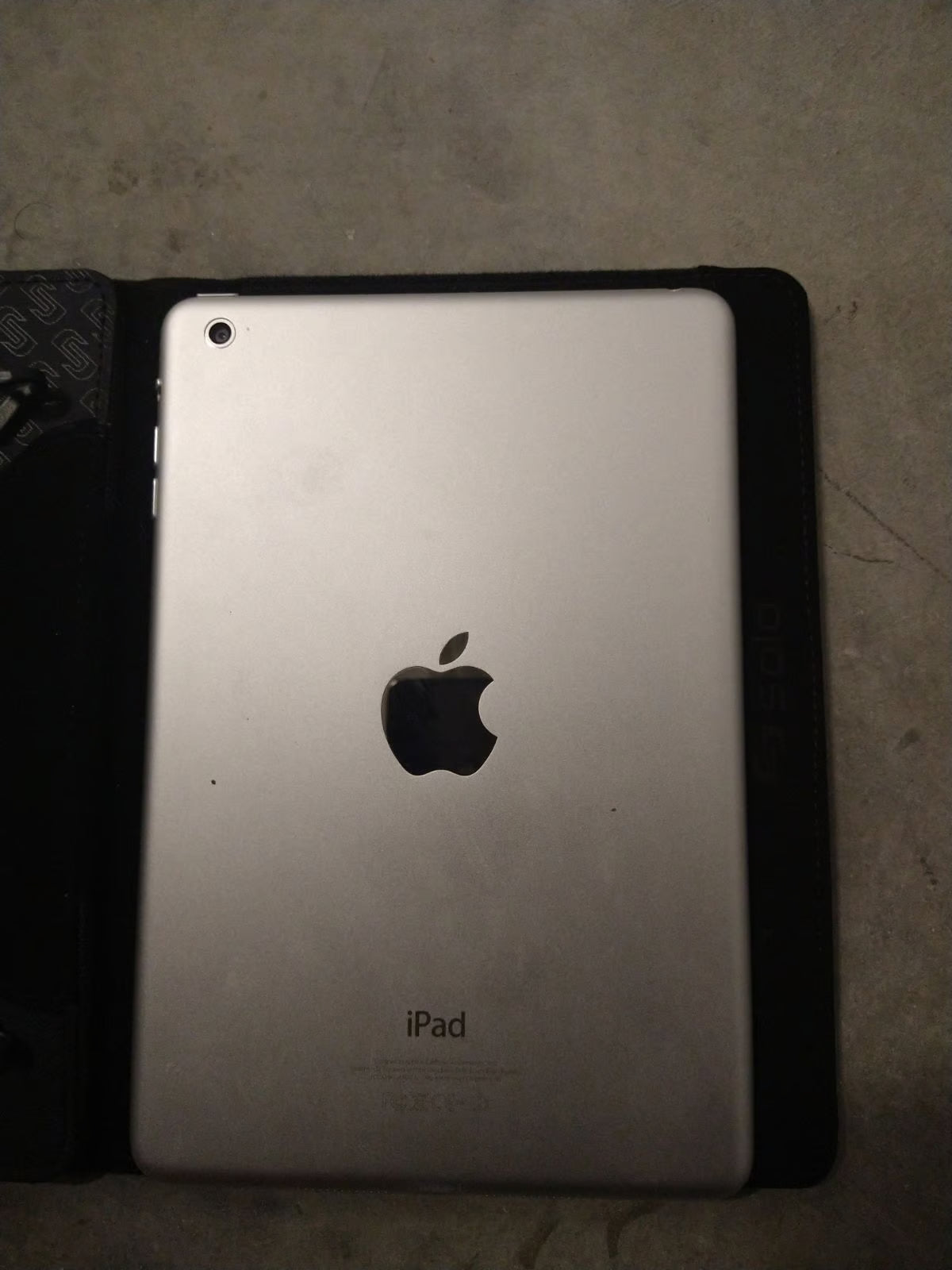 iPad mini 1N28