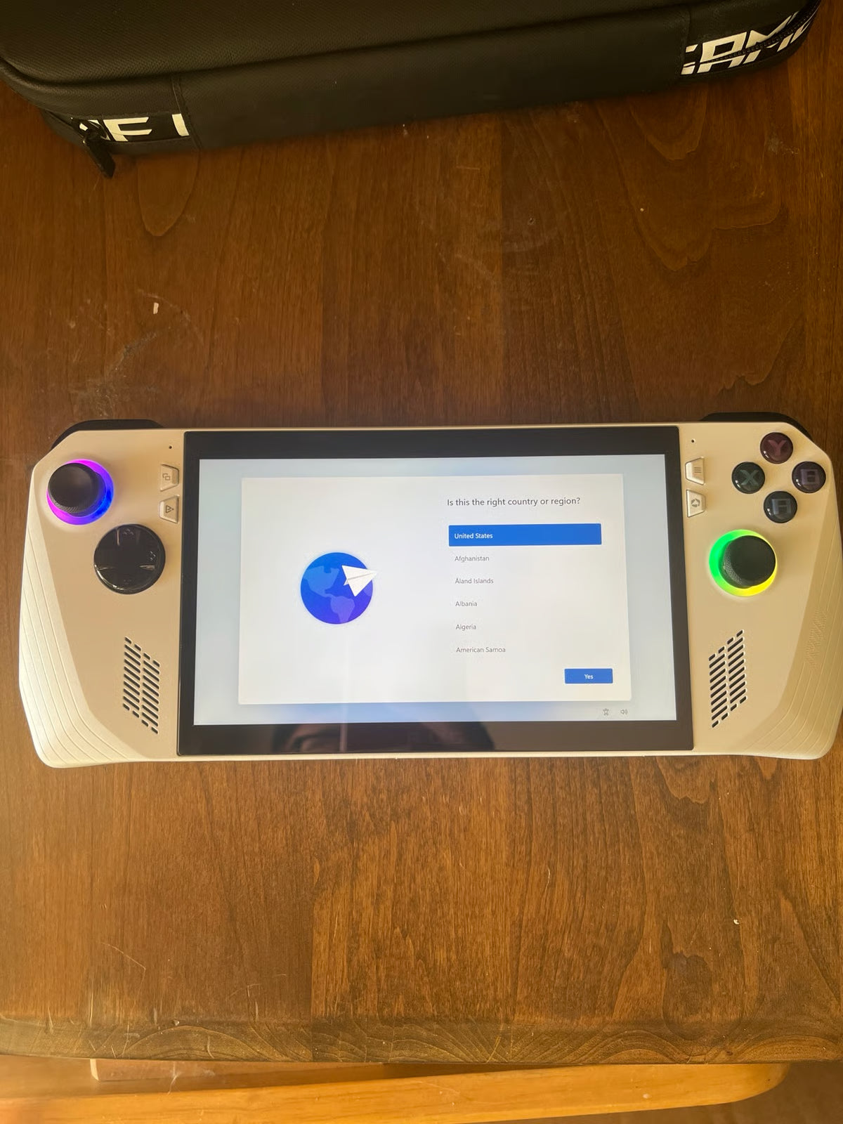 ASUS rog ally z1 extreme (1TB Storage) 5Y56