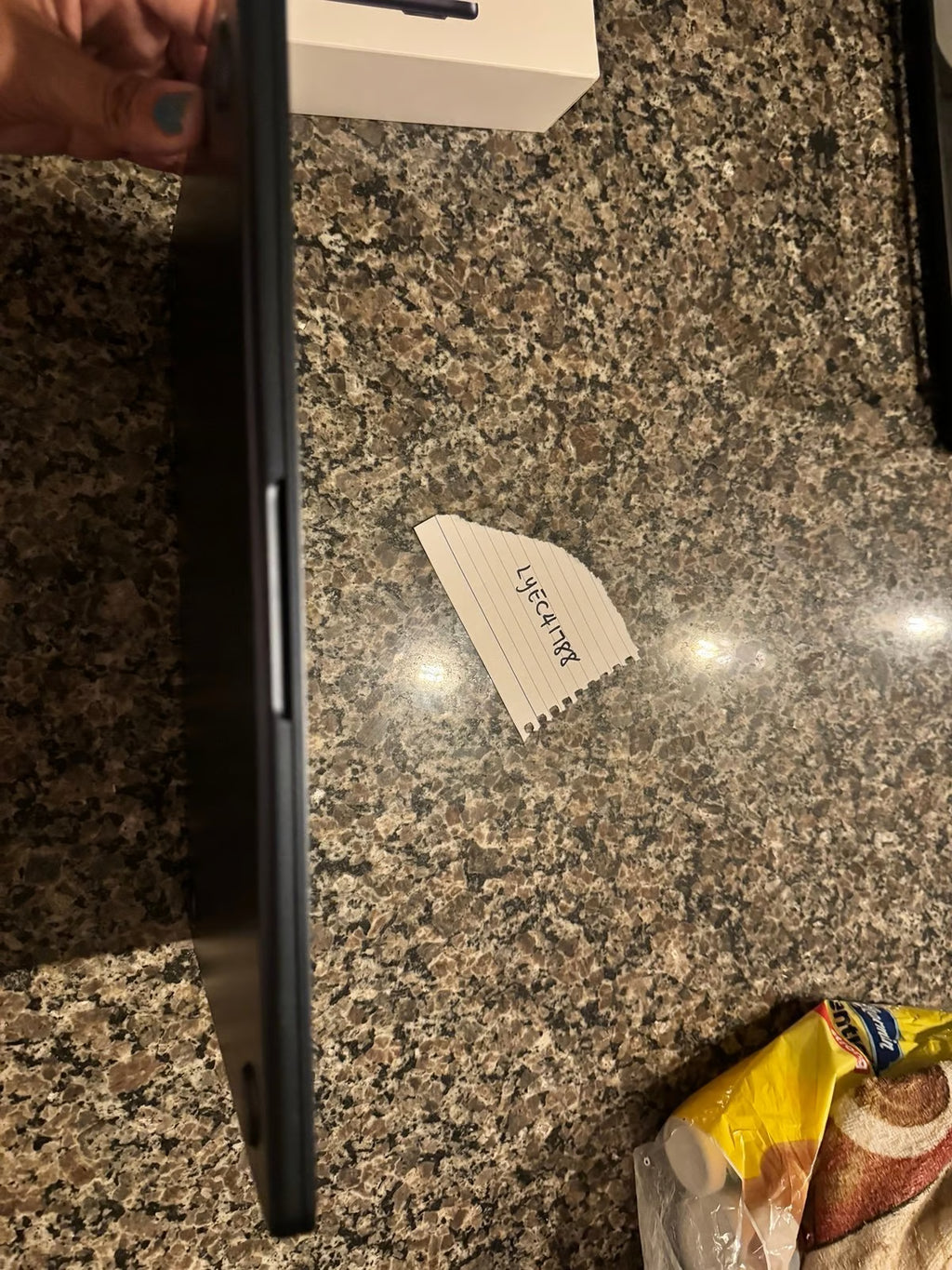 Apple Macbook Air M2 3.49 GHz  256GB SSD with Apple Warranty FIRM PRICE 7M63