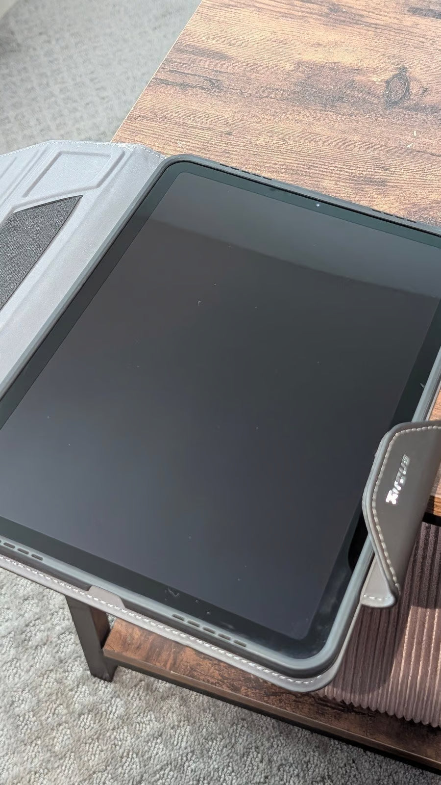 iPad Air 4th Generation 256GB Wi-Fi + Cellular Green 10.9"" with Targus case 5H16