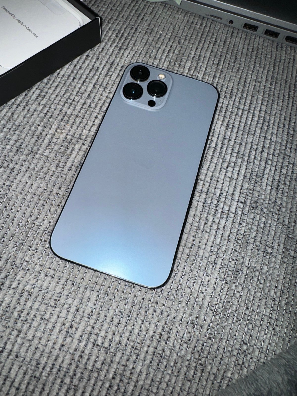 Apple iPhone 13 Pro Max 256 GB in Sierra Blue 1N66