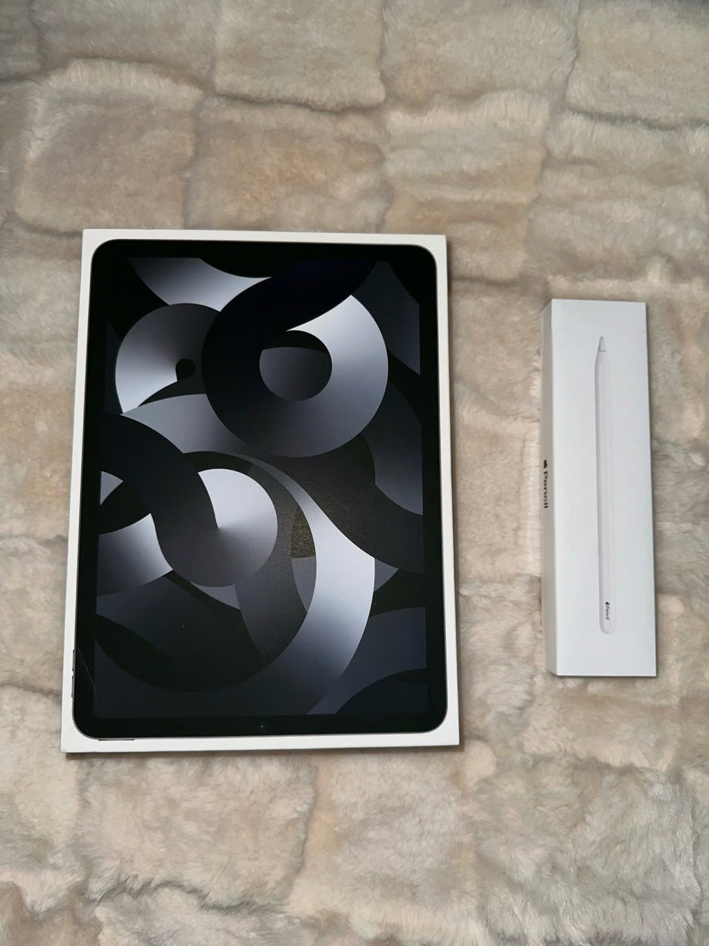 Apple iPad Air 5th Generation with Apple Pencil 5J13