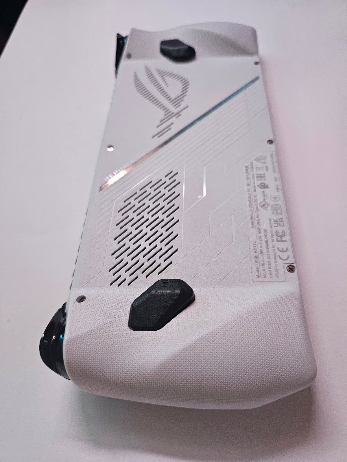 ASUS ROG Ally Z1 Extreme Handheld Gaming PC 7Y93