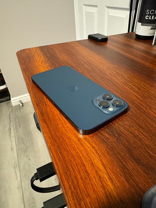 Apple iPhone 12 Pro Max 128 GB in Pacific Blue for Unlocked 7V72