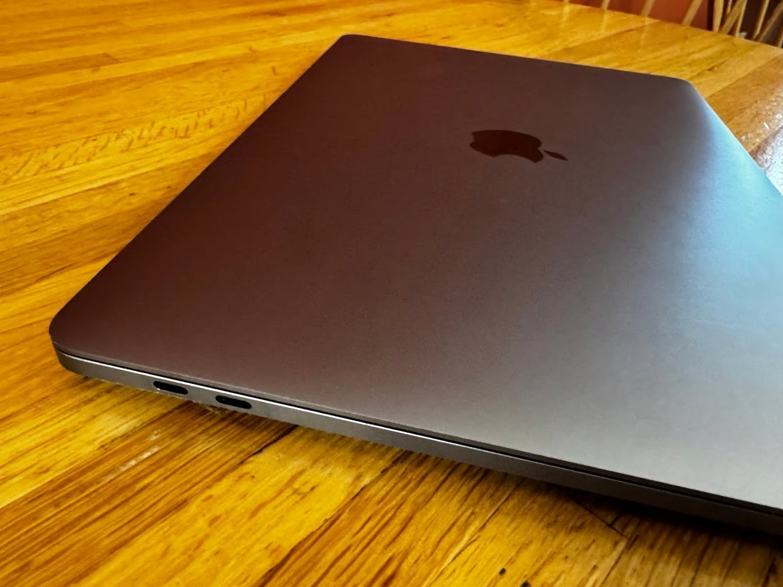 Barely used 2022 MacBook Pro 7L89
