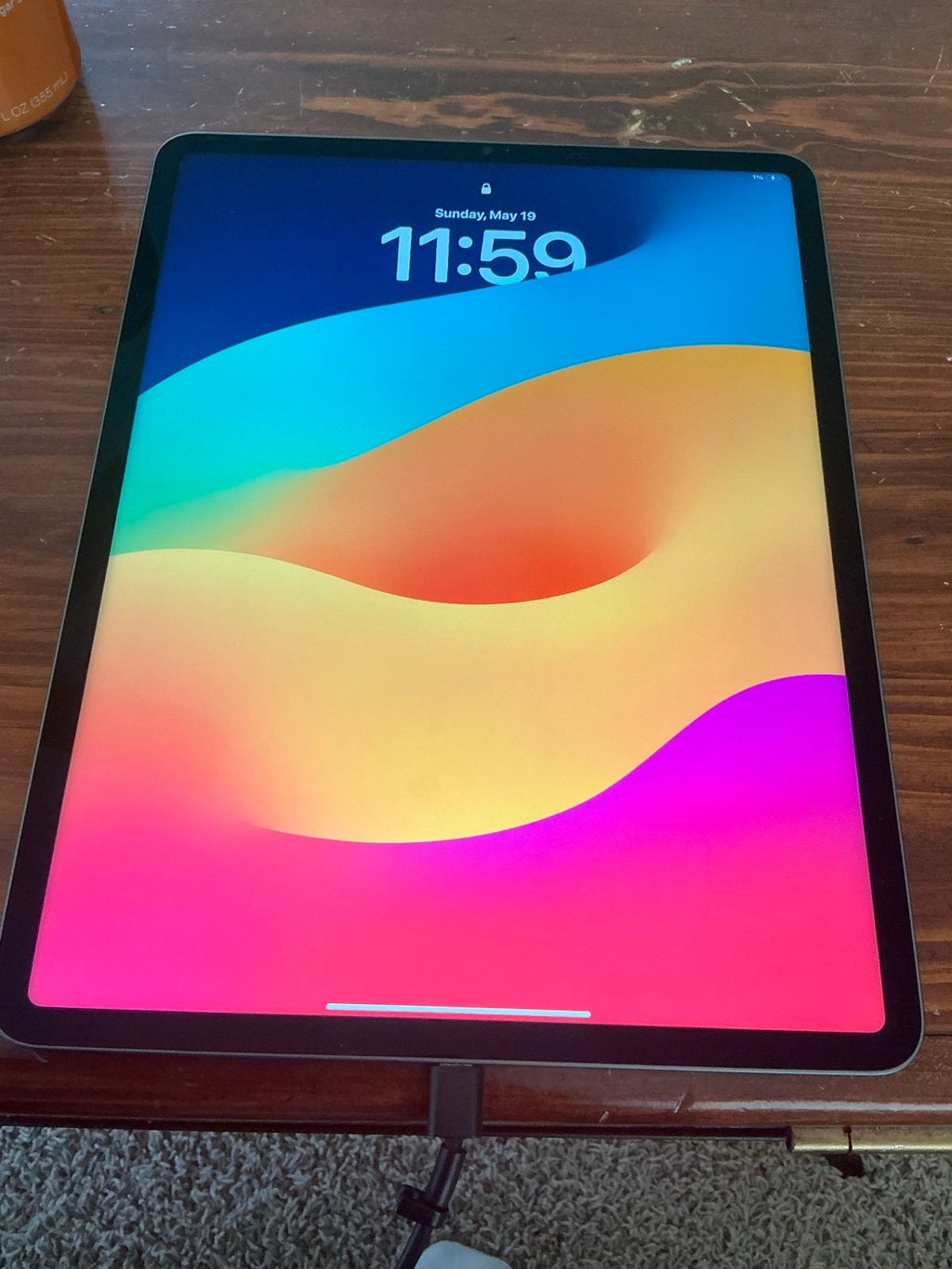 Apple iPad Pro 12.9�?WIFI (5th Generation) 256GB w/Case and Original Box 3W26