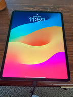 Apple iPad Pro 12.9�?WIFI (5th Generation) 256GB w/Case and Original Box 3W26