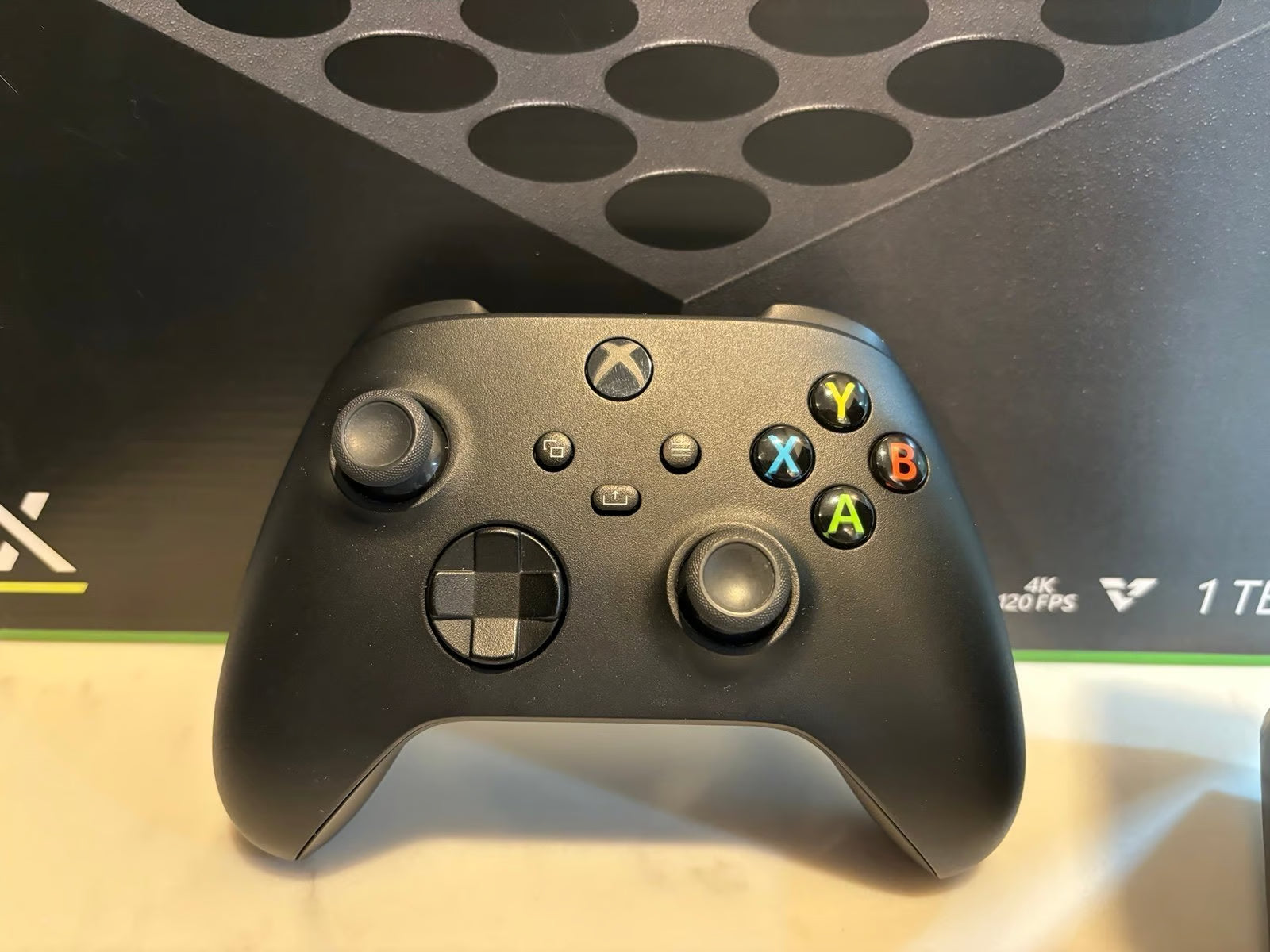 Xbox Series X + Second Controller - MINT condition! 6V11