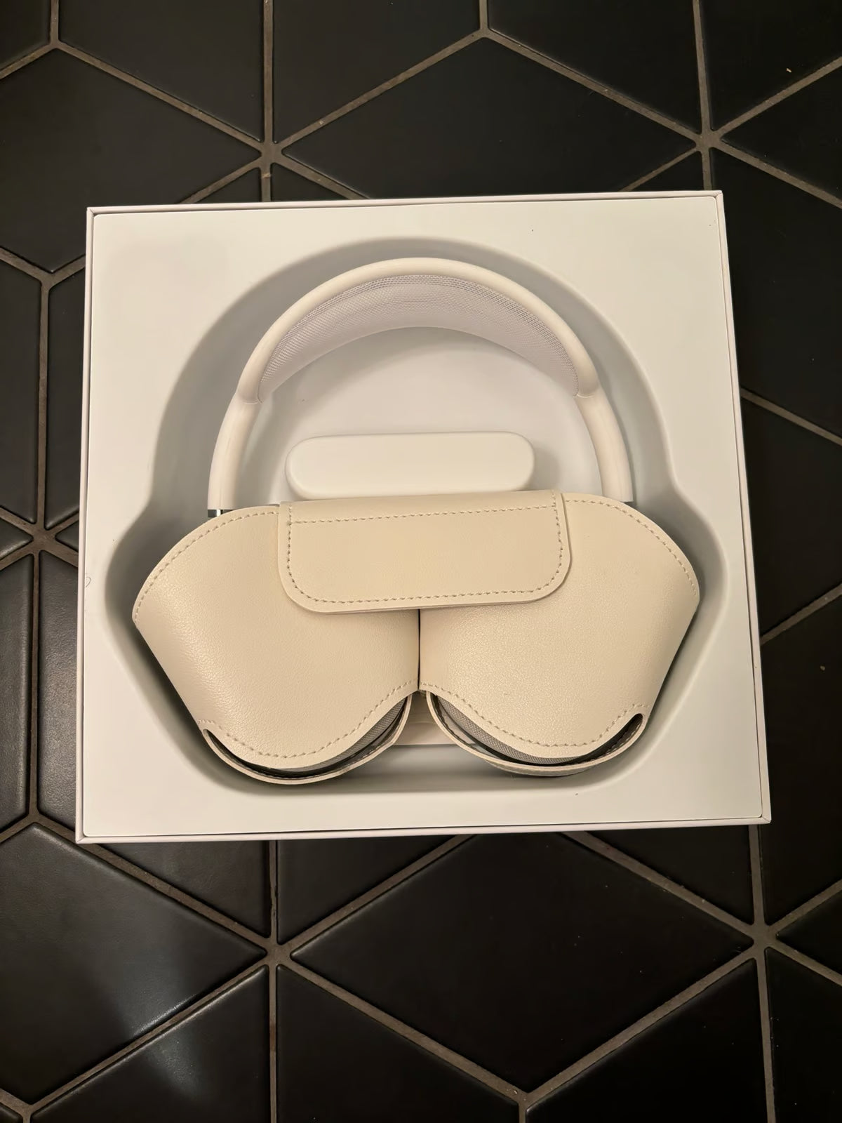 Apple airpod max headphones 7Y36