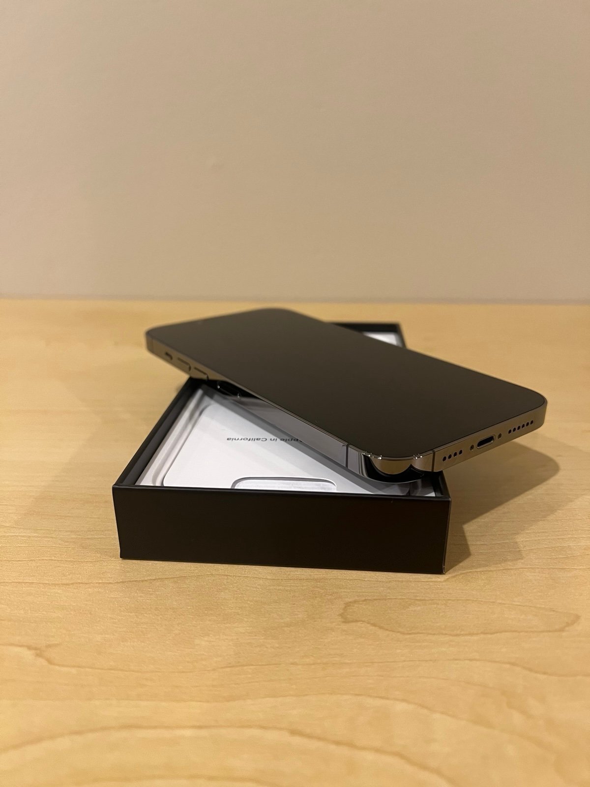 Like New - Apple iPhone 13 Pro Max 128 GB in Graphite 9E91