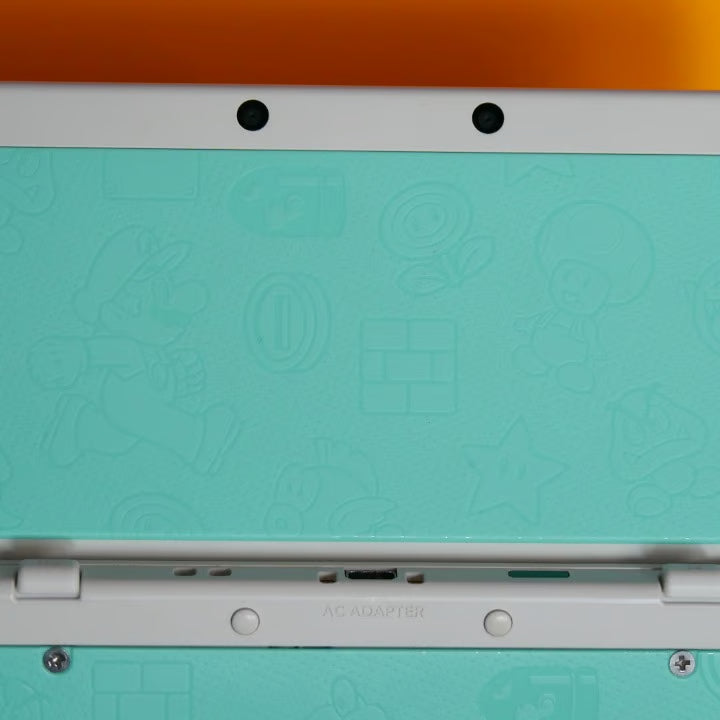 New Nintendo 3DS No. 026 Teal/Blue Mario Embossed Plates, 32GB & 60+ Game