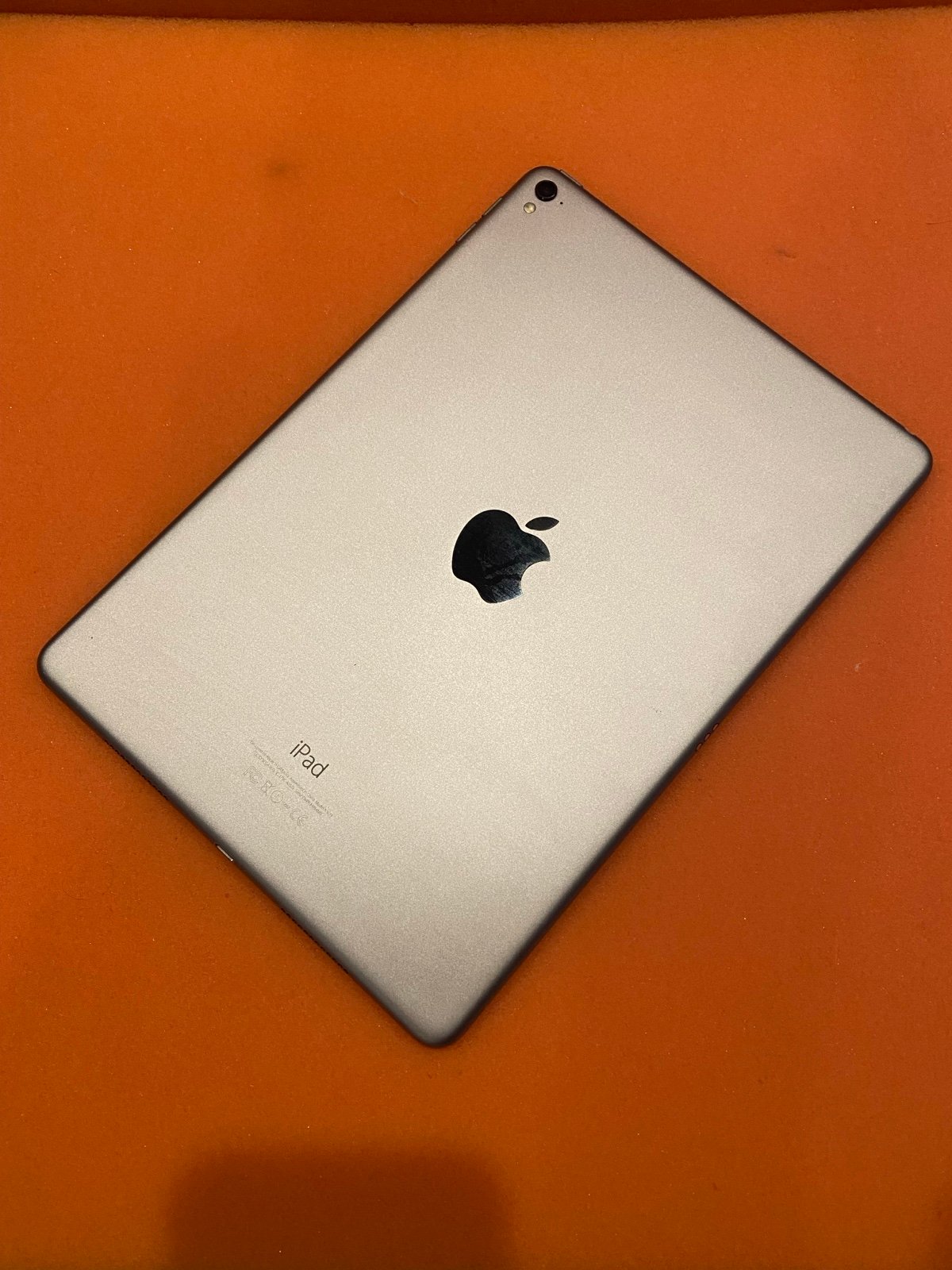 Lot of 2 Apple iPad Pro 1st Gen 9.7�?Tablet - 32GB - Newest iOS 16 - Fast Ship 3H89