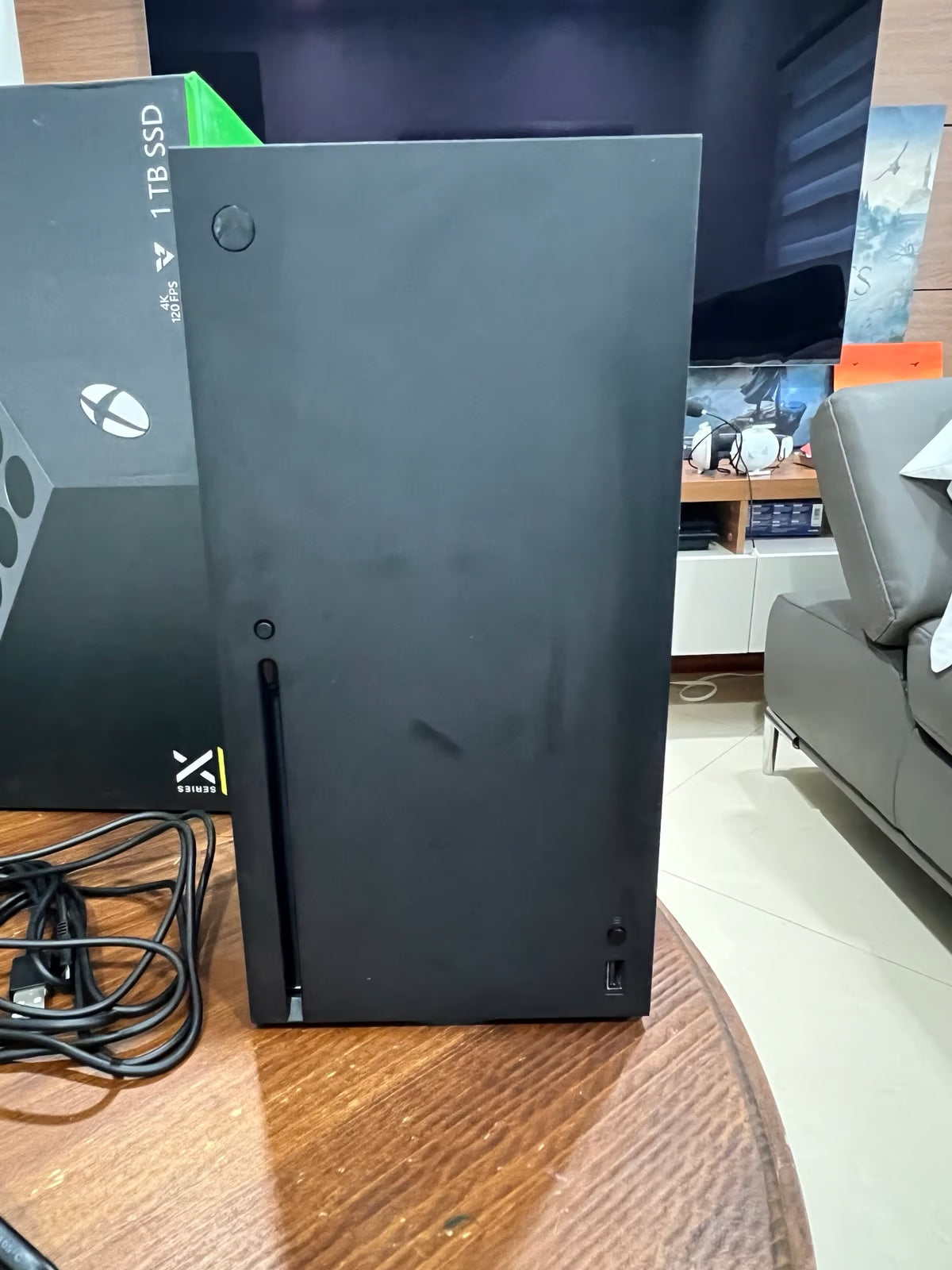 Xbox series x with Xbox pro controller 6J17