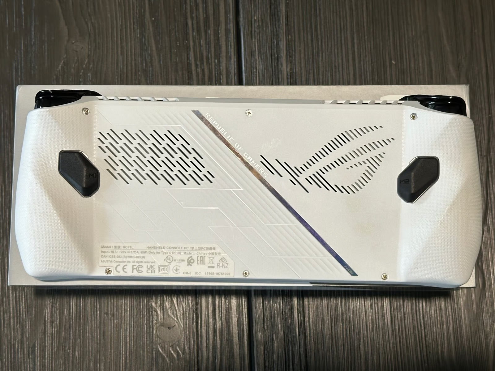 ASUS rog ally z1 extreme 8O61