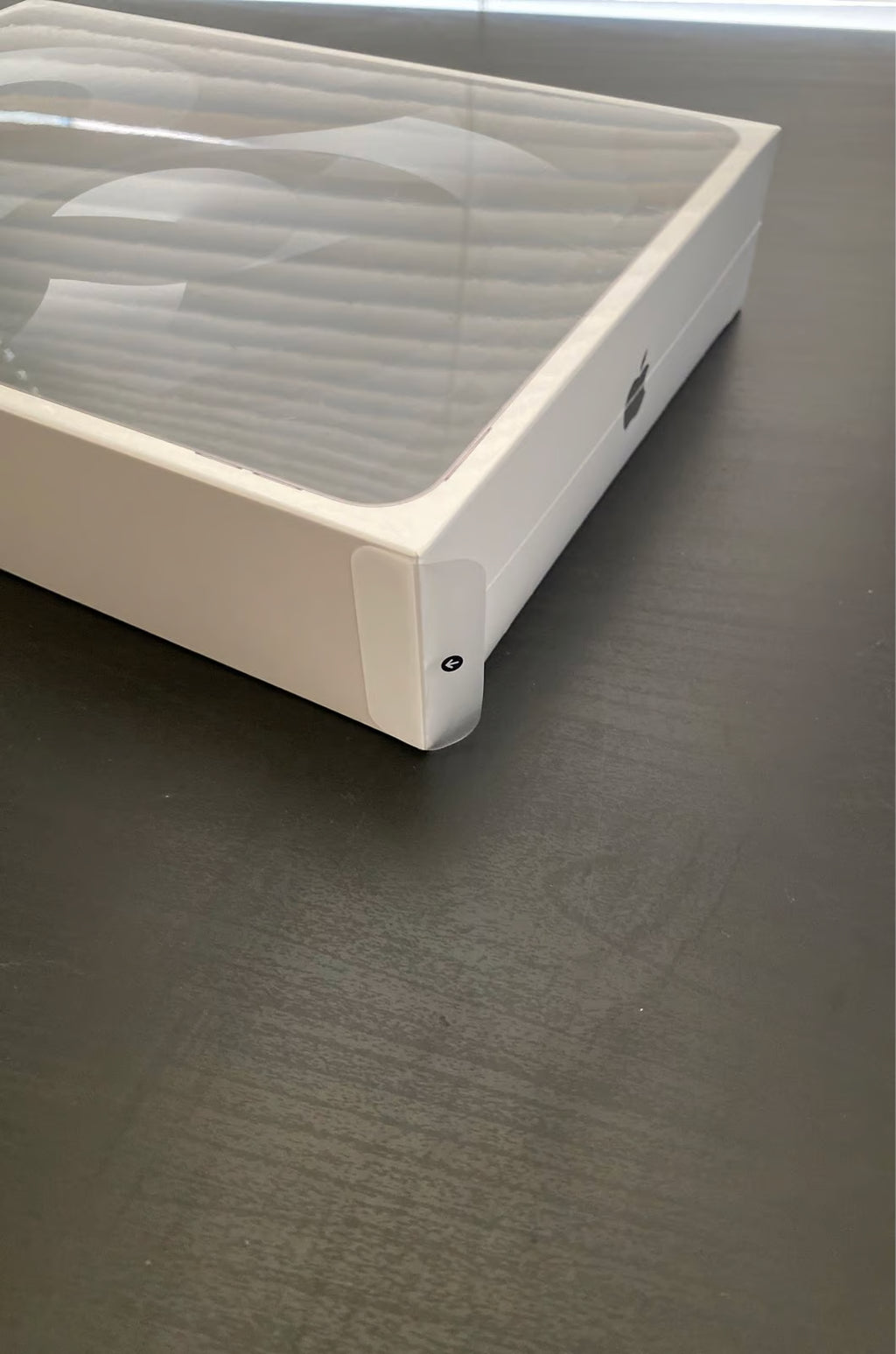 Apple iPad Air 5th Gen & Ipad Magic Keyboard 8Y62