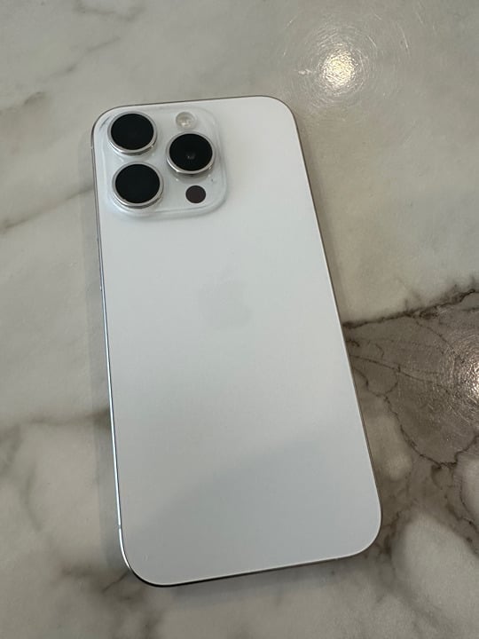 iPhone 15 Pro 256GB unlocked with sim tray 7W66