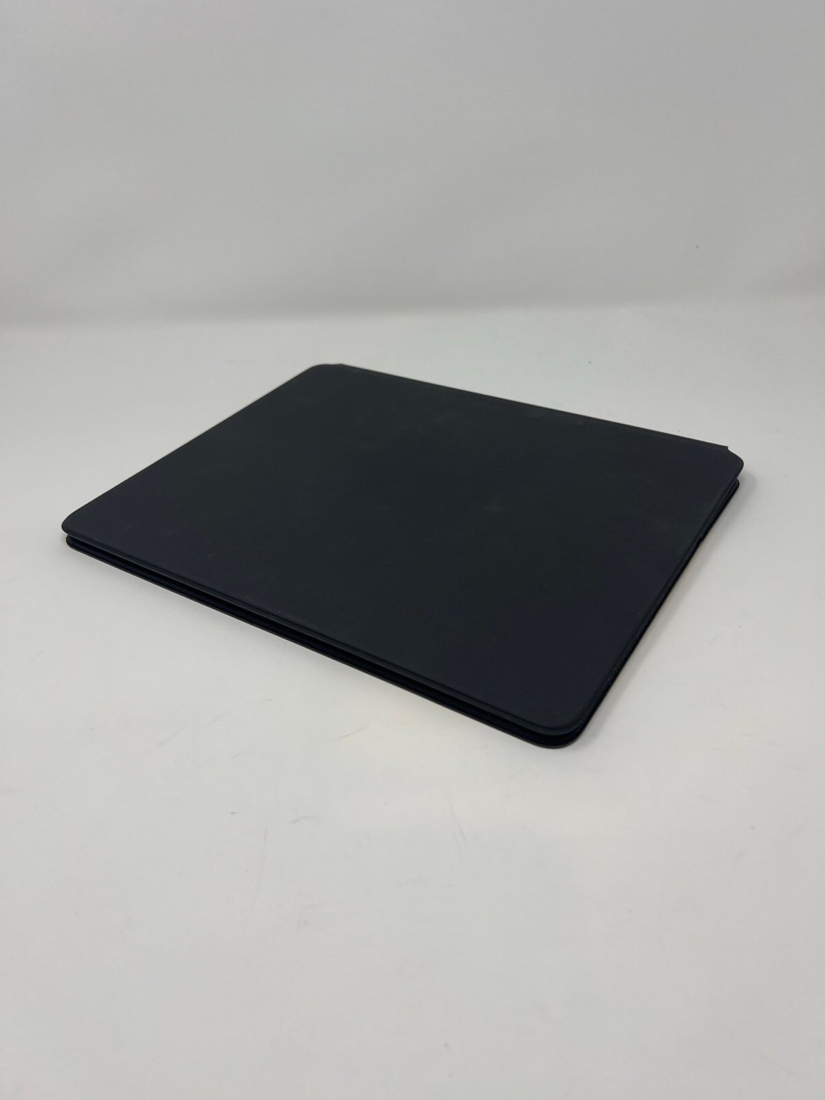 Apple iPad Pro 12.9�?inch 6th Generation 1 TB in Space Gray 5E52