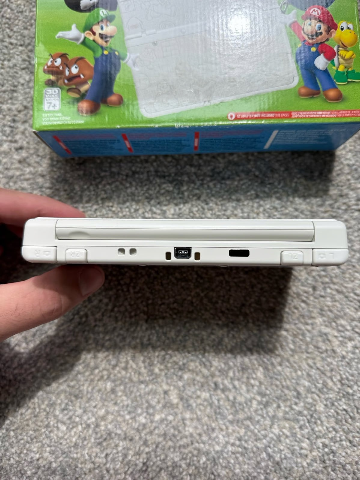 New Nintendo 3ds Mario white edition
