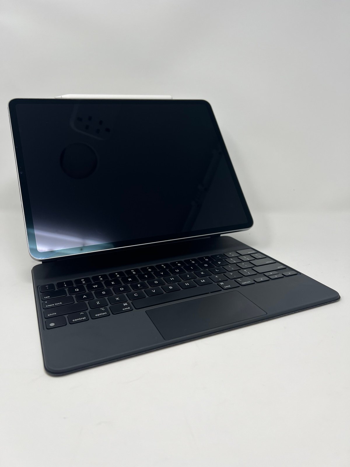 Apple iPad Pro 12.9�?inch 6th Generation 1 TB in Space Gray 5E52