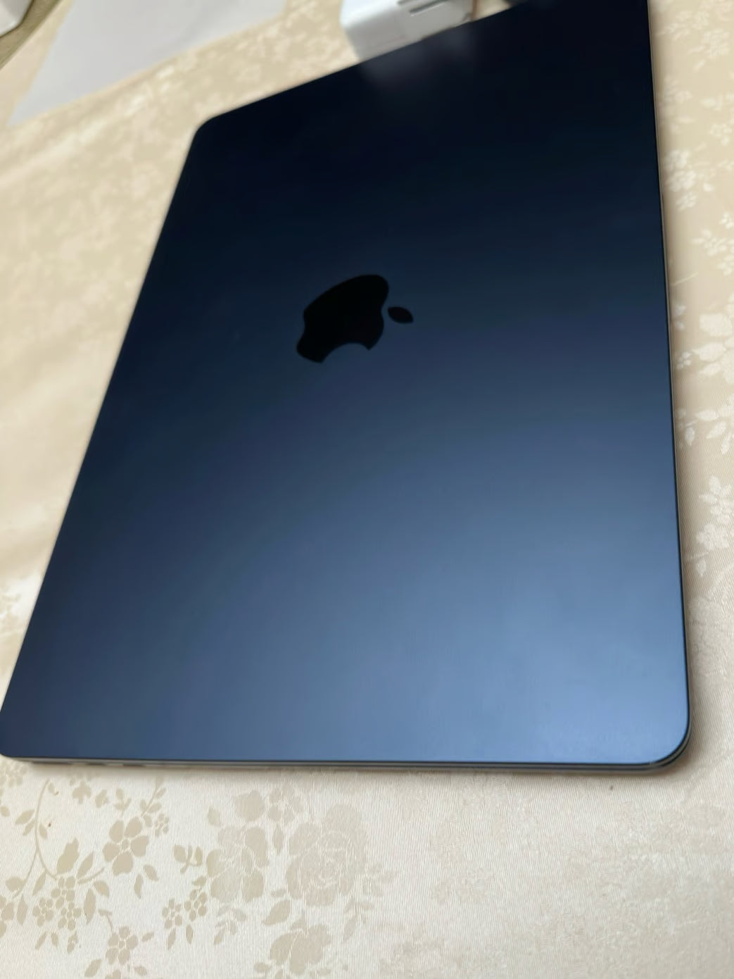 2024 Apple macbook air 13鈥?m3 chip. No box and no cord included. 1L61