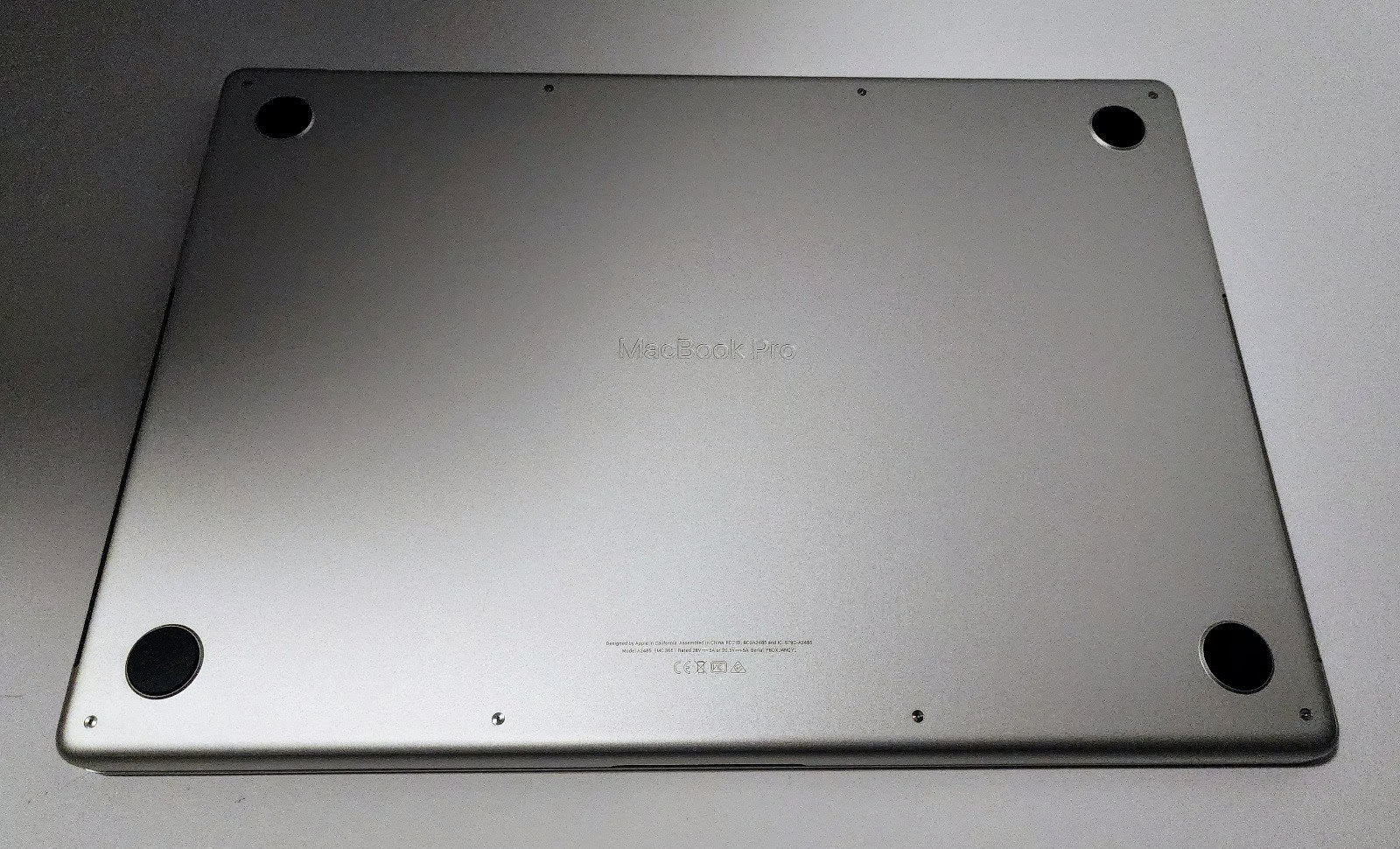 16in Macbook M1 Pro 5P11