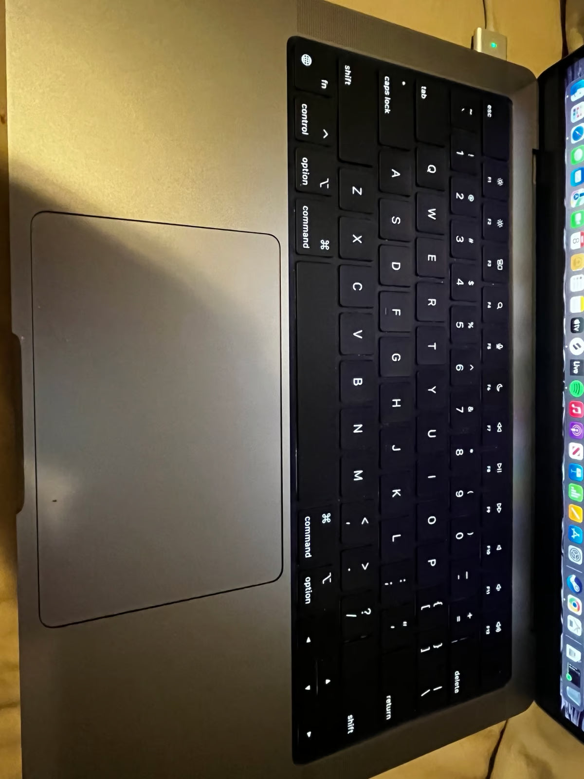 macbook pro m1 14 inch 9W13