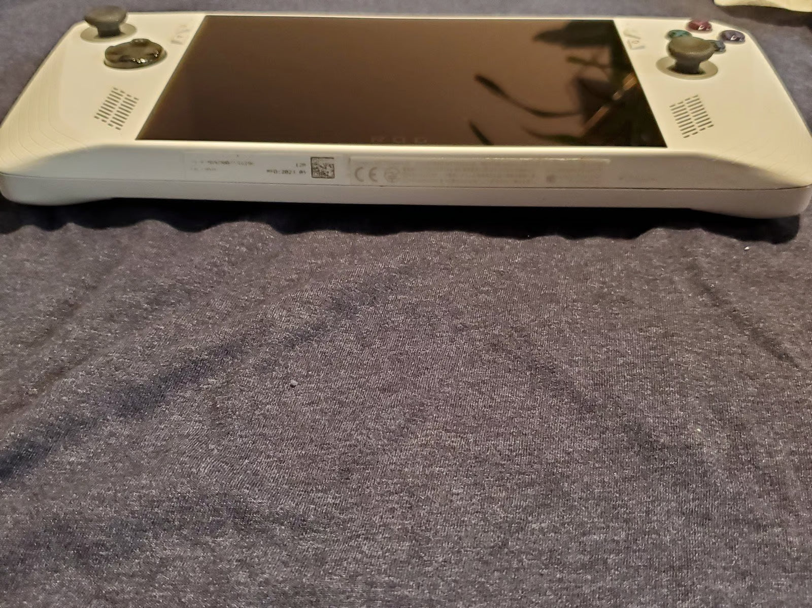 Asus Rog Ally 7鈥?120 Hz FHD 1080p Gaming Handheld (Z1 Extreme Processor) (2TB) 7T78