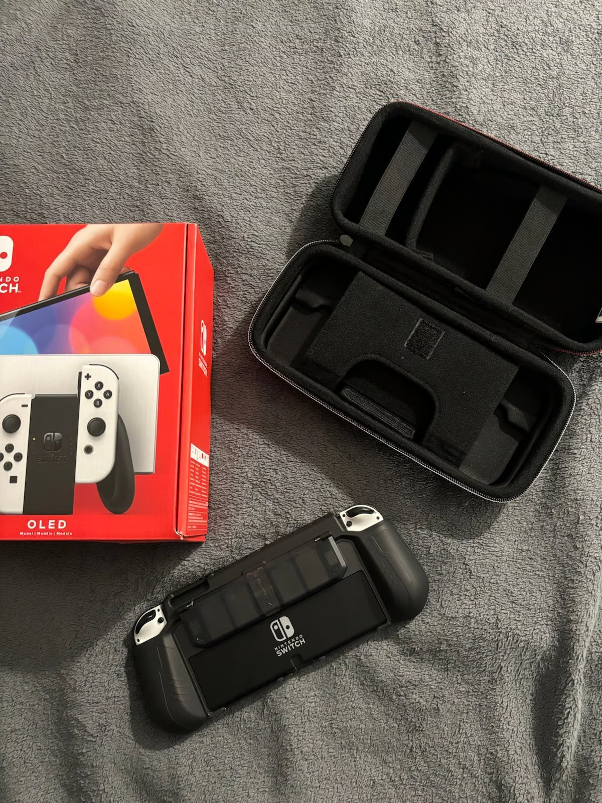 NEW Nintendo Switch OLED White 7Q67