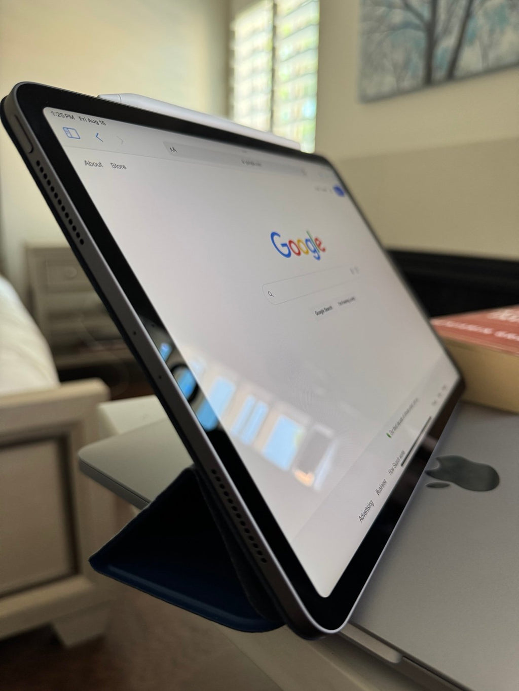 Apple iPad Pro 1st Generation 64 GB in Space Gray + Apple Pencil 3O79