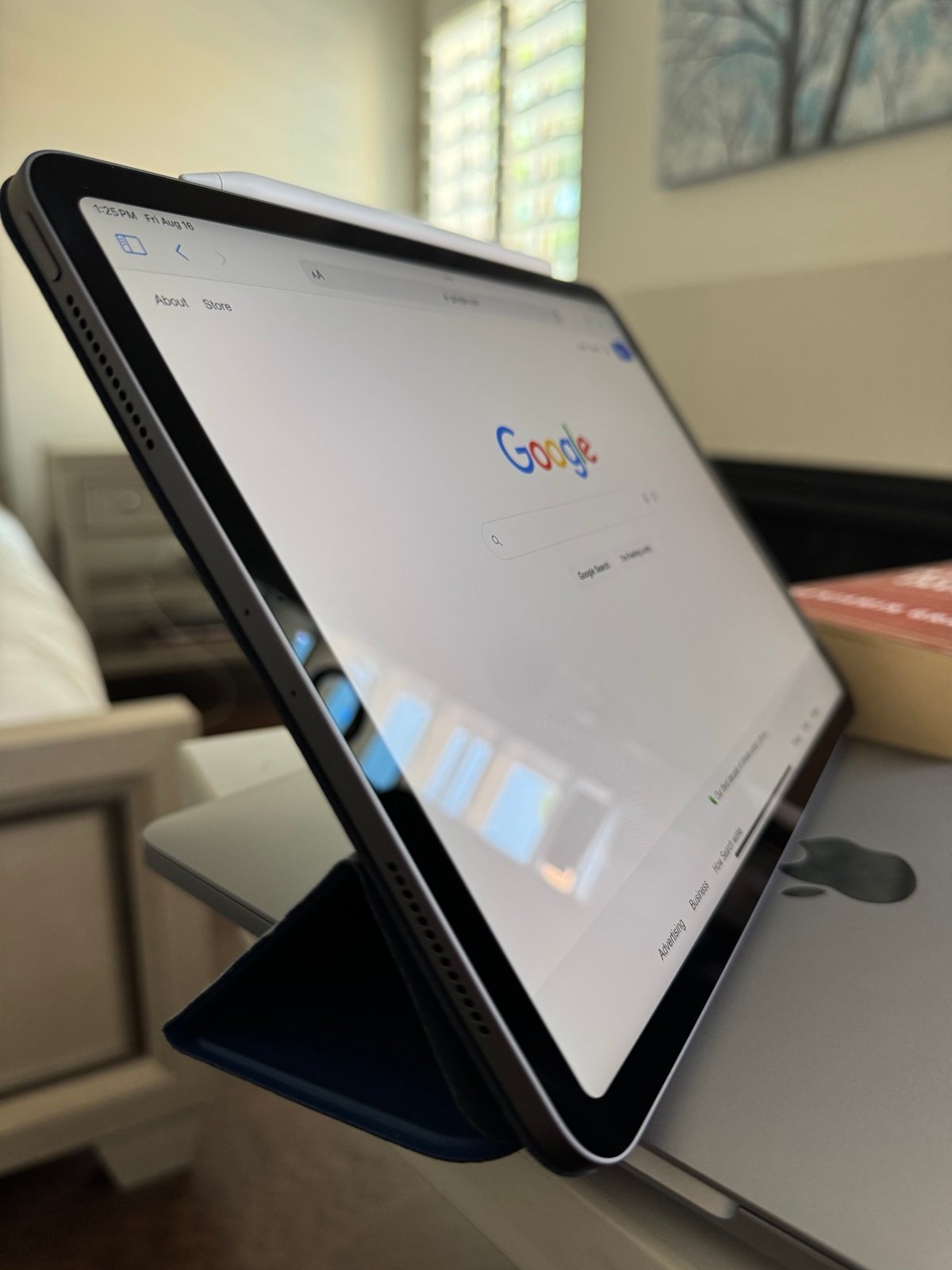 Apple iPad Pro 1st Generation 64 GB in Space Gray + Apple Pencil 3O79