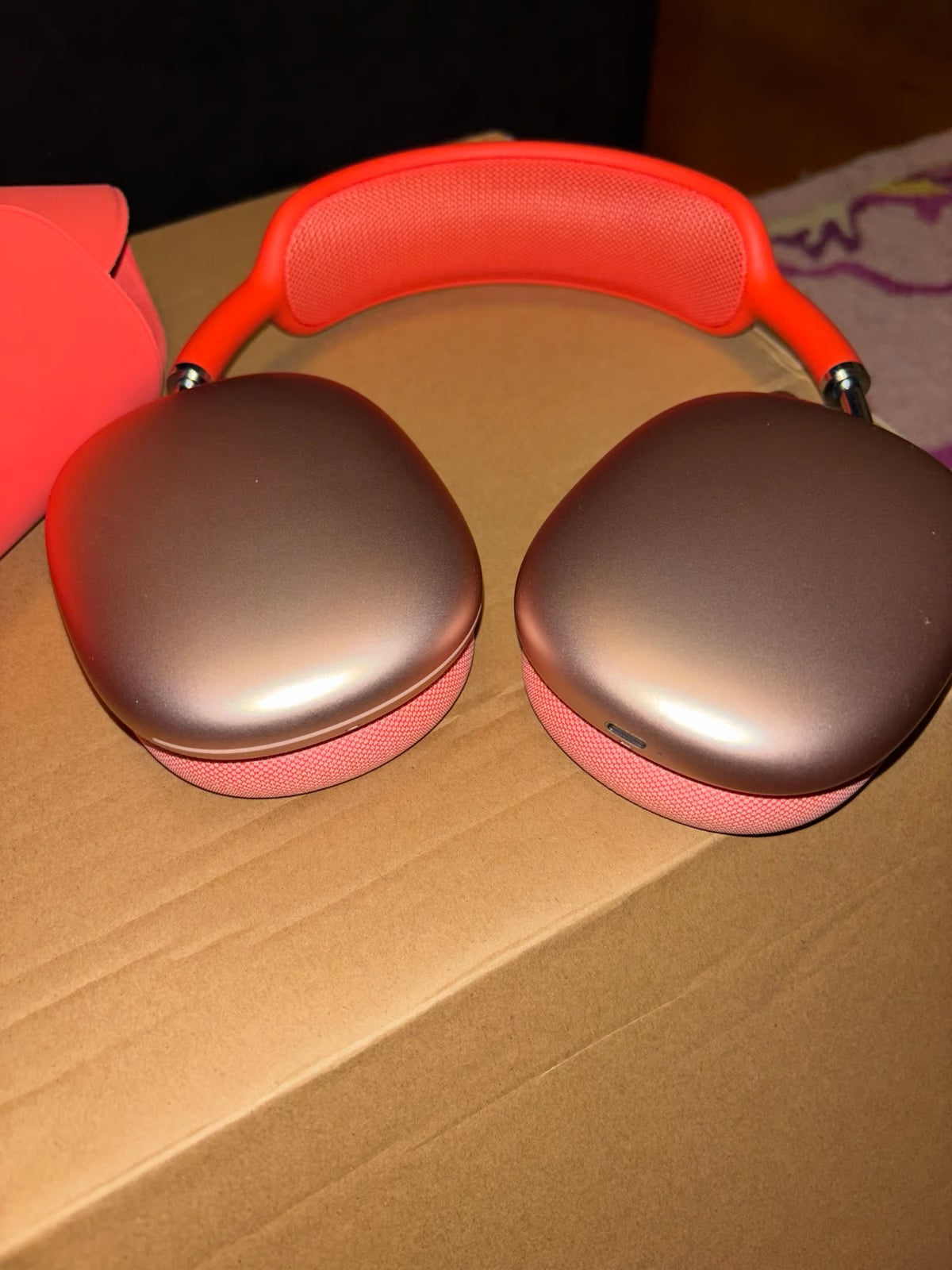 AirPods Max PINK - Box & Brand new charger included! 3W17